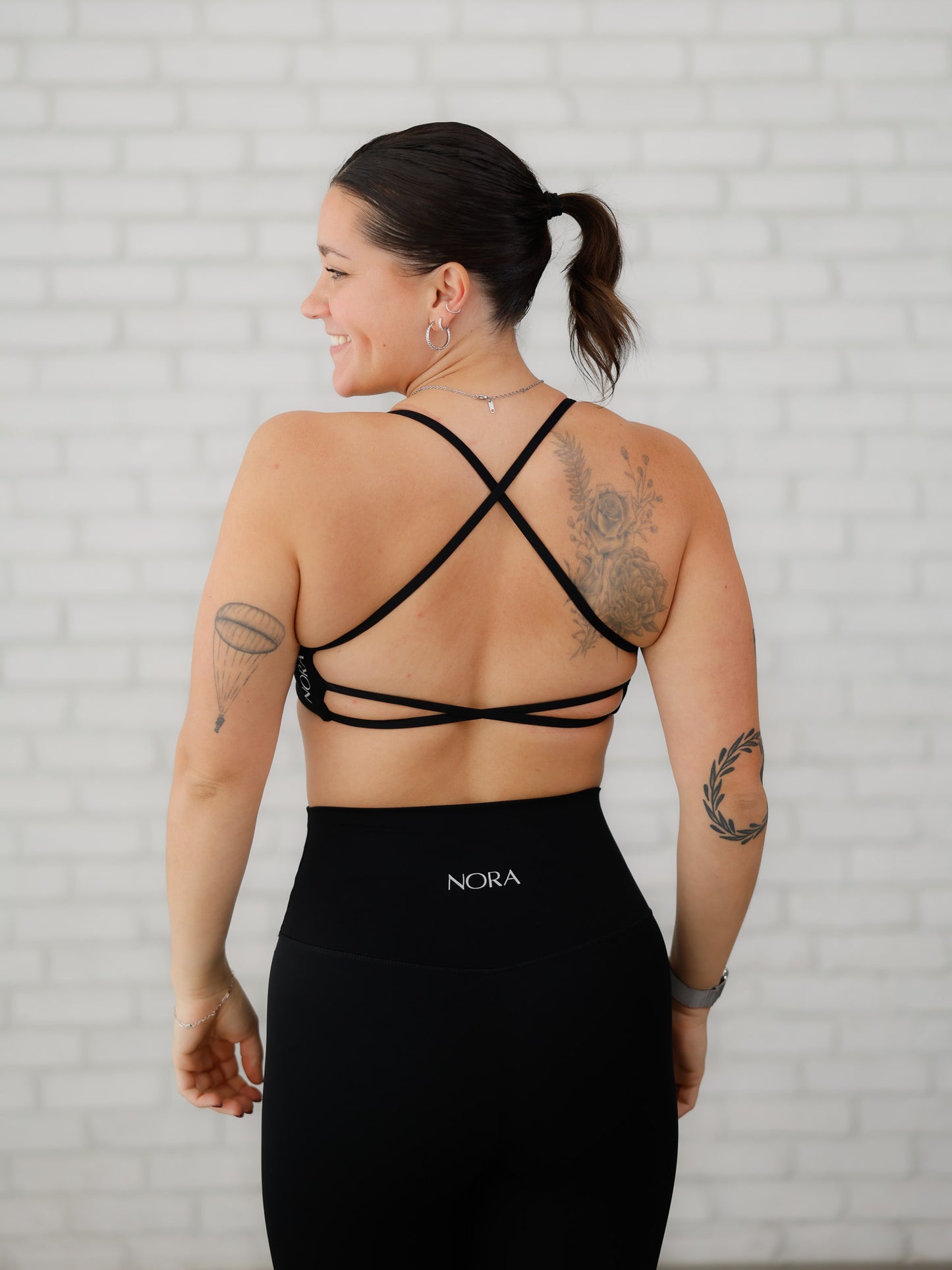 Alexe Sports Bra - Black